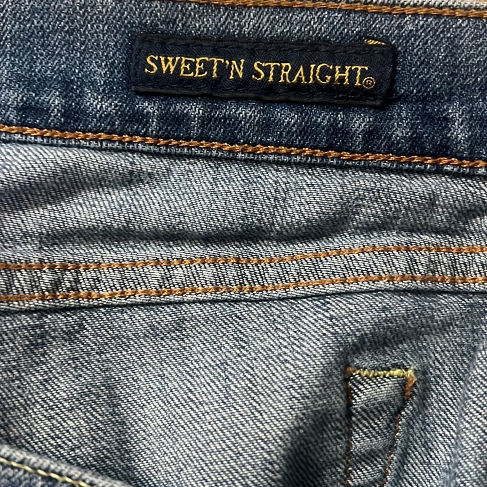 Lucky Jeans - Picture 7 of 7